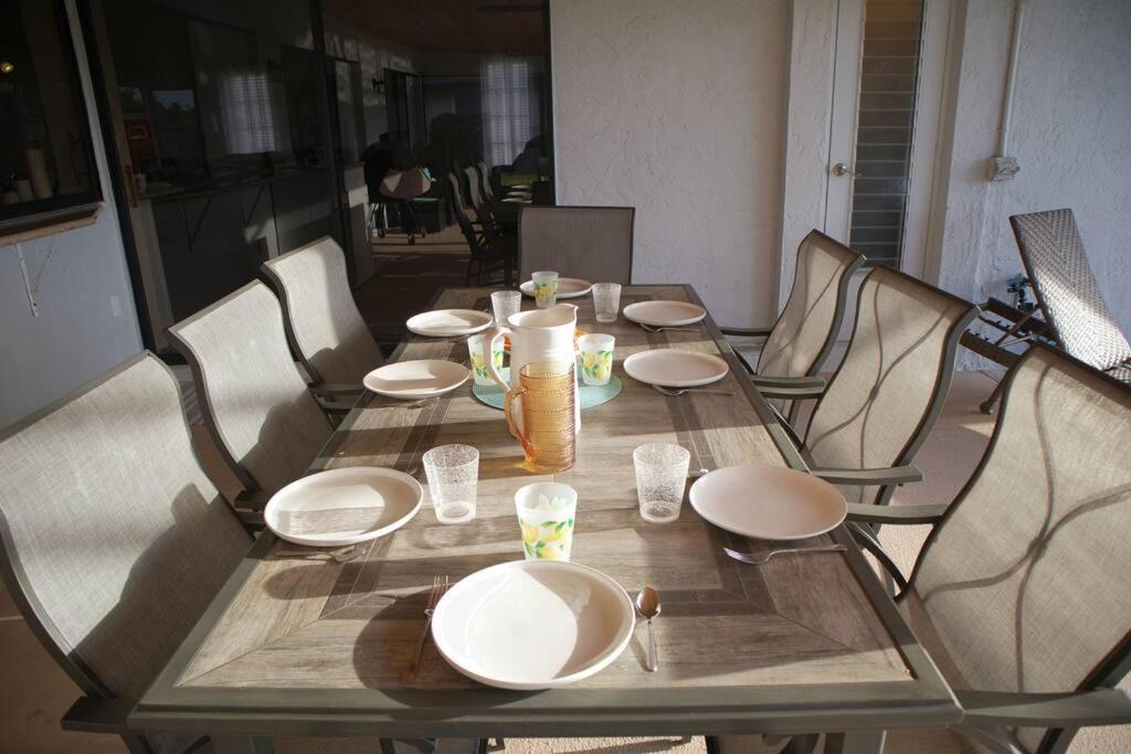 Cozy Retreat, Heated Pool, Water Canal, Bikes,3 Bedroom Cape Coral Exteriör bild
