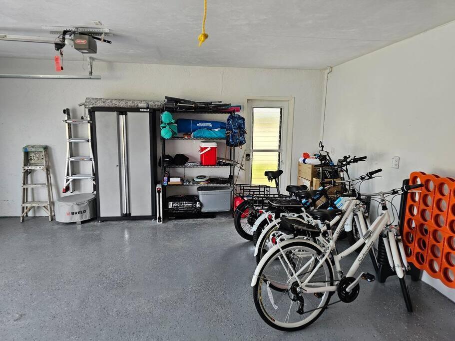 Cozy Retreat, Heated Pool, Water Canal, Bikes,3 Bedroom Cape Coral Exteriör bild