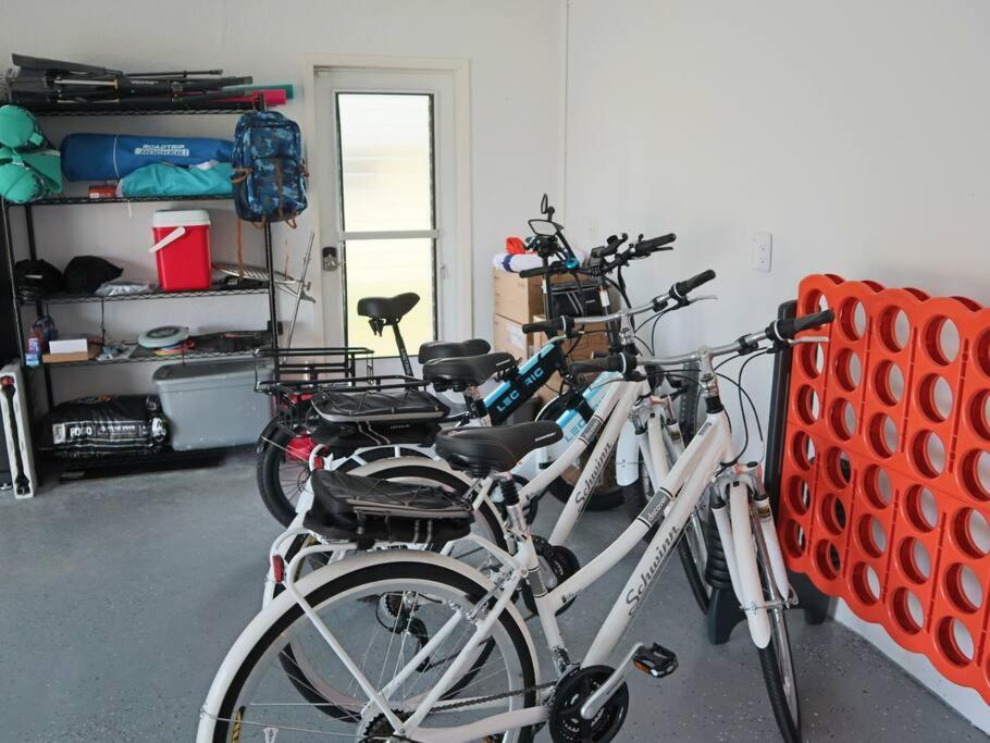 Cozy Retreat, Heated Pool, Water Canal, Bikes,3 Bedroom Cape Coral Exteriör bild
