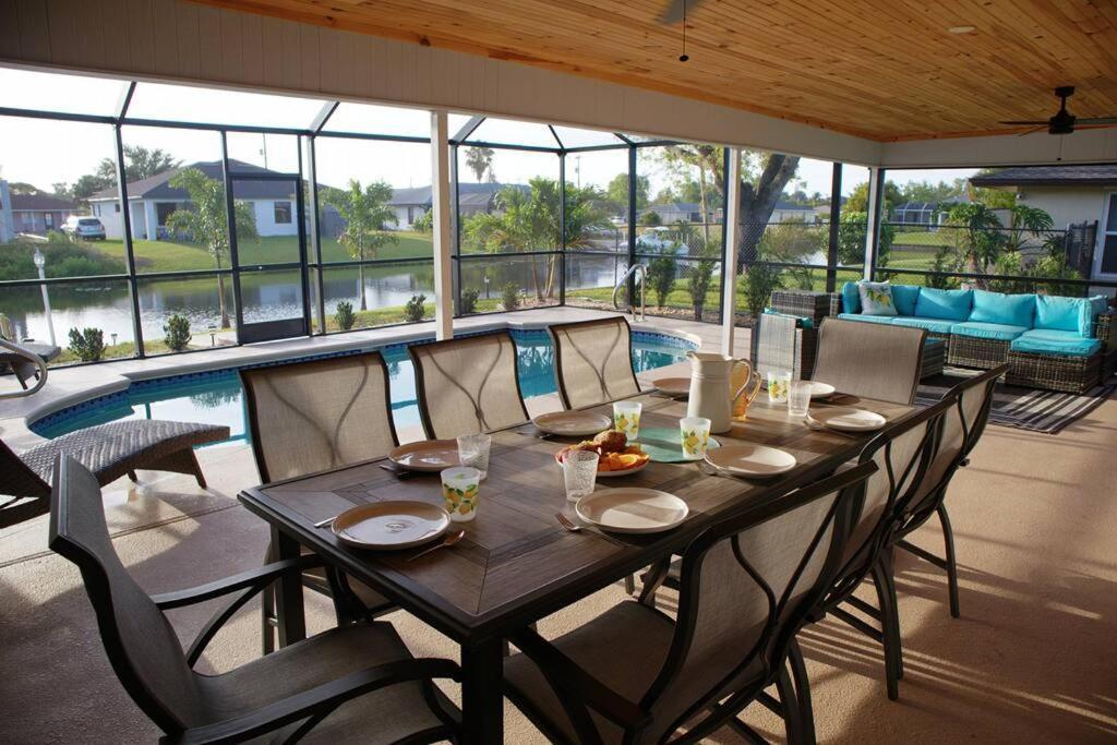 Cozy Retreat, Heated Pool, Water Canal, Bikes,3 Bedroom Cape Coral Exteriör bild