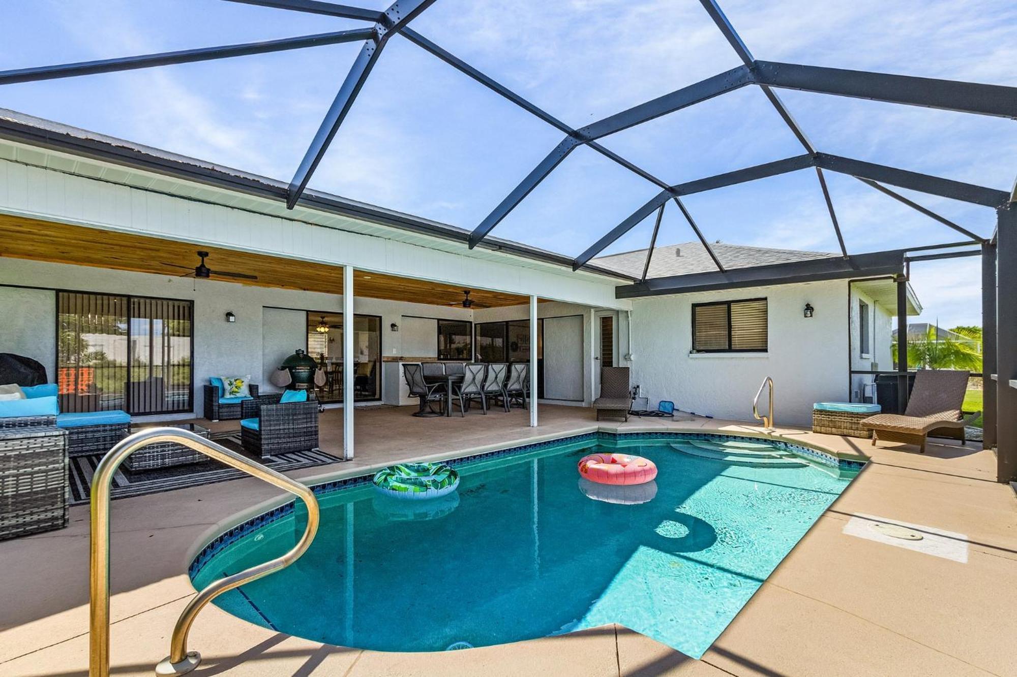 Cozy Retreat, Heated Pool, Water Canal, Bikes,3 Bedroom Cape Coral Exteriör bild