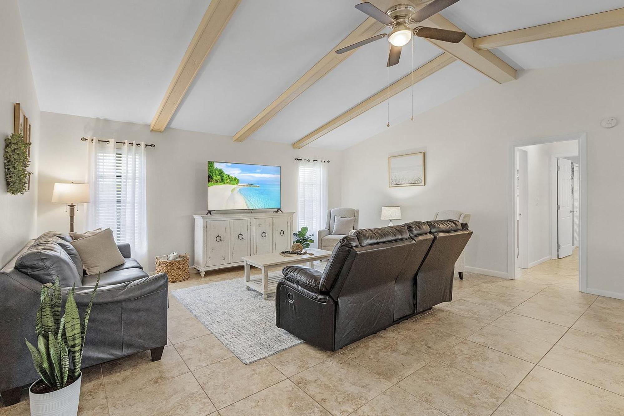 Cozy Retreat, Heated Pool, Water Canal, Bikes,3 Bedroom Cape Coral Exteriör bild