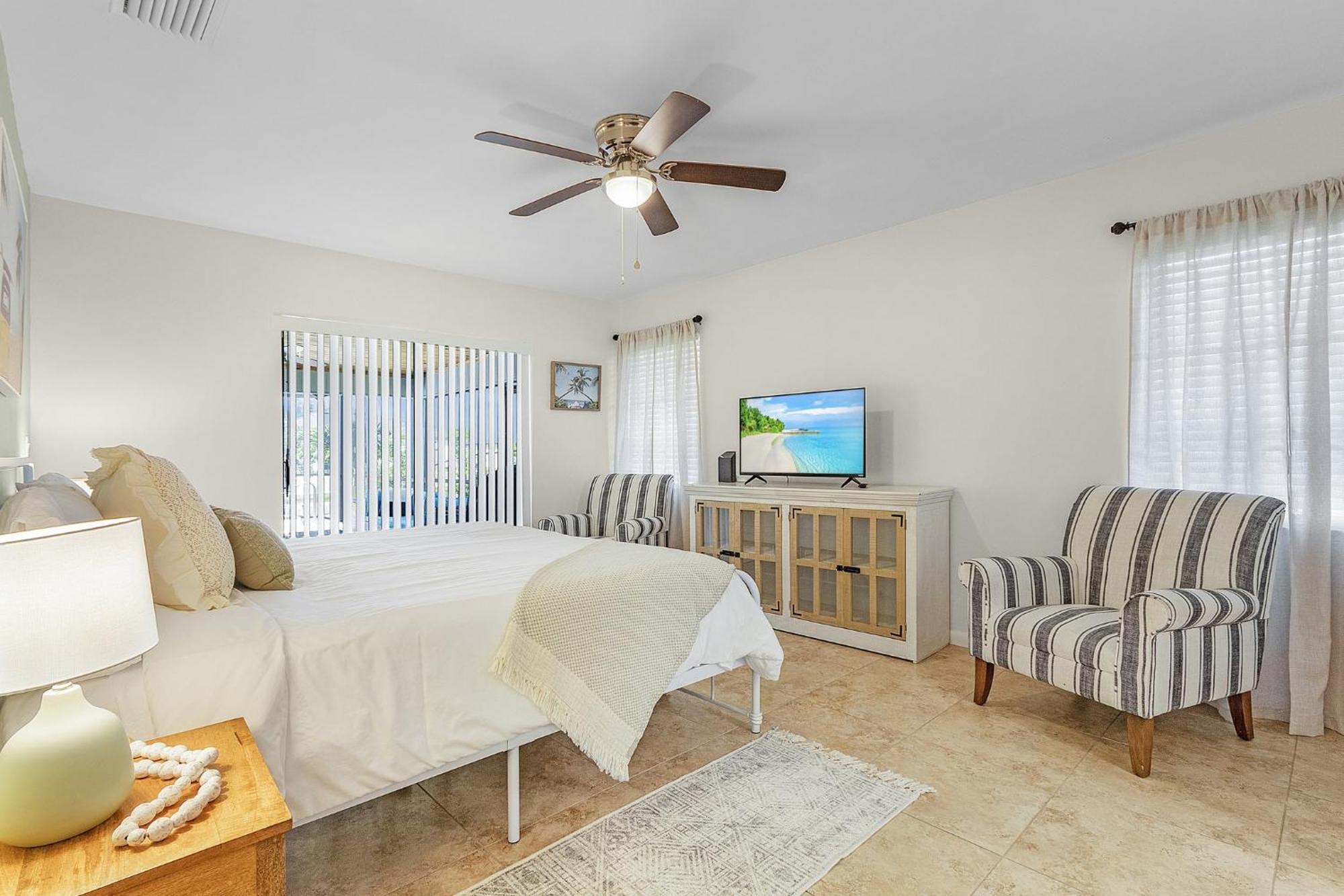 Cozy Retreat, Heated Pool, Water Canal, Bikes,3 Bedroom Cape Coral Exteriör bild