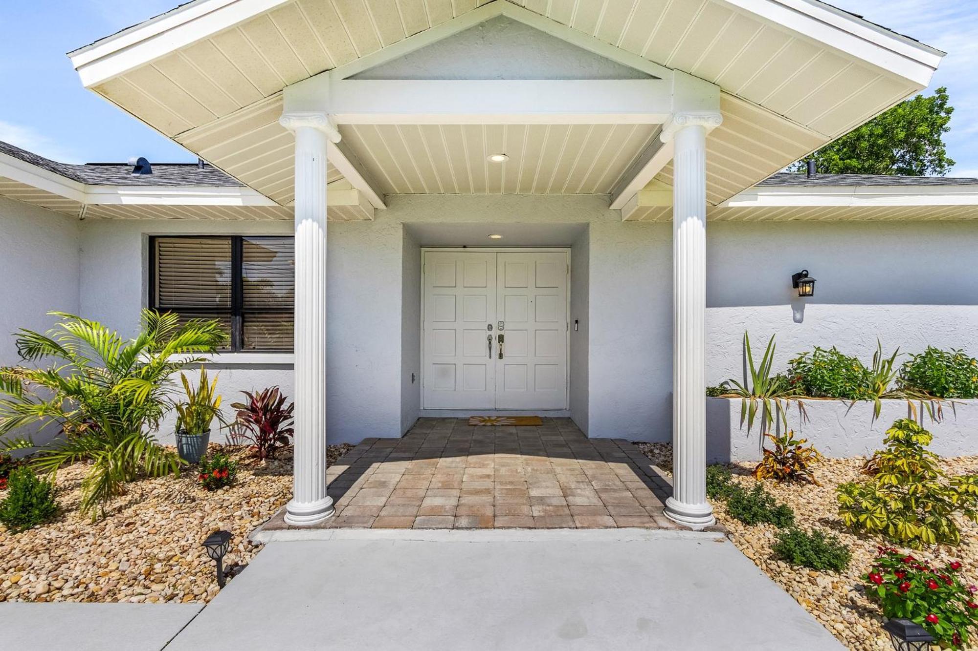 Cozy Retreat, Heated Pool, Water Canal, Bikes,3 Bedroom Cape Coral Exteriör bild