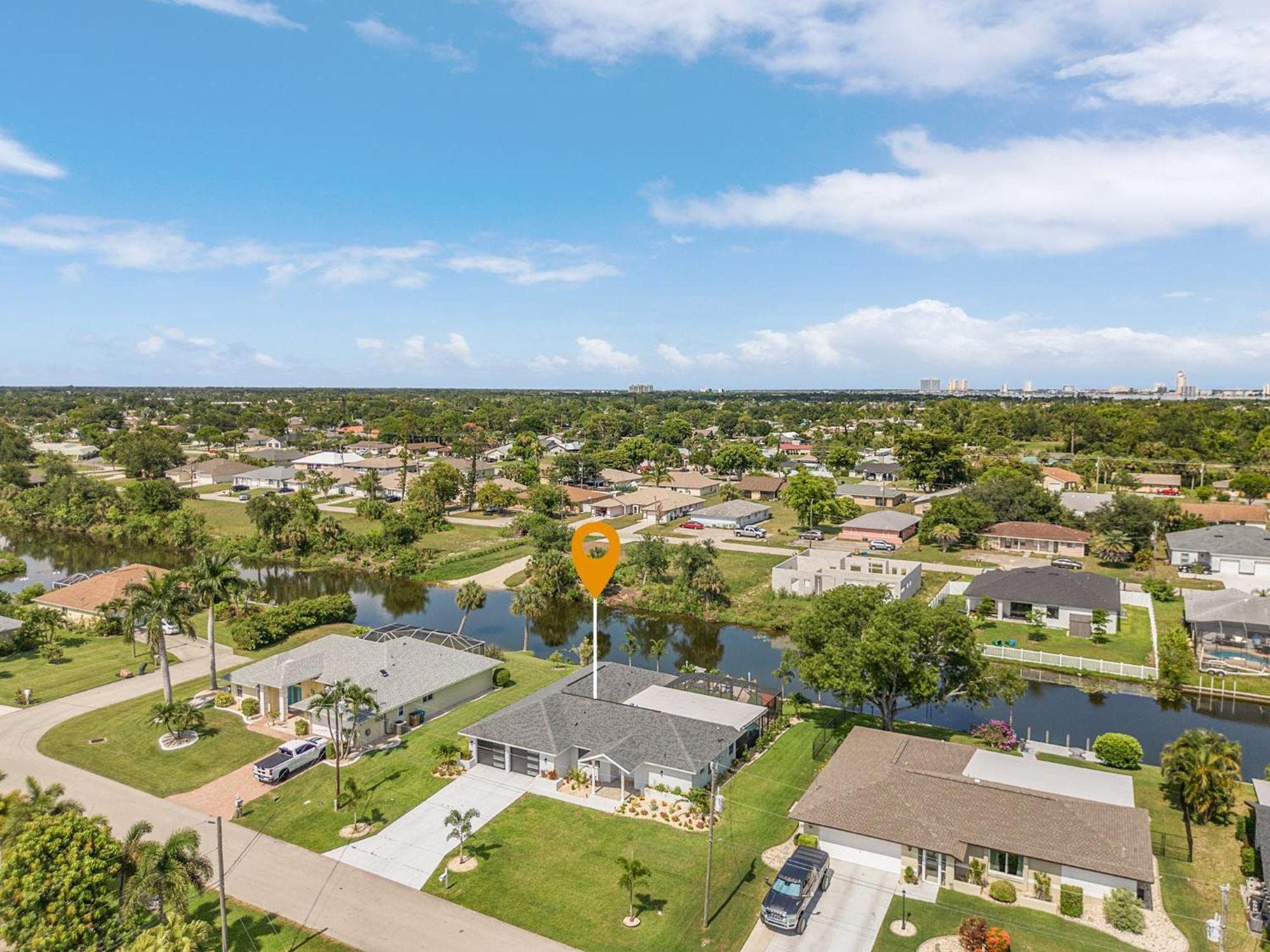 Cozy Retreat, Heated Pool, Water Canal, Bikes,3 Bedroom Cape Coral Exteriör bild