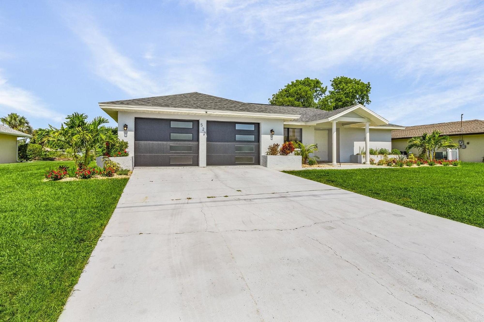 Cozy Retreat, Heated Pool, Water Canal, Bikes,3 Bedroom Cape Coral Exteriör bild