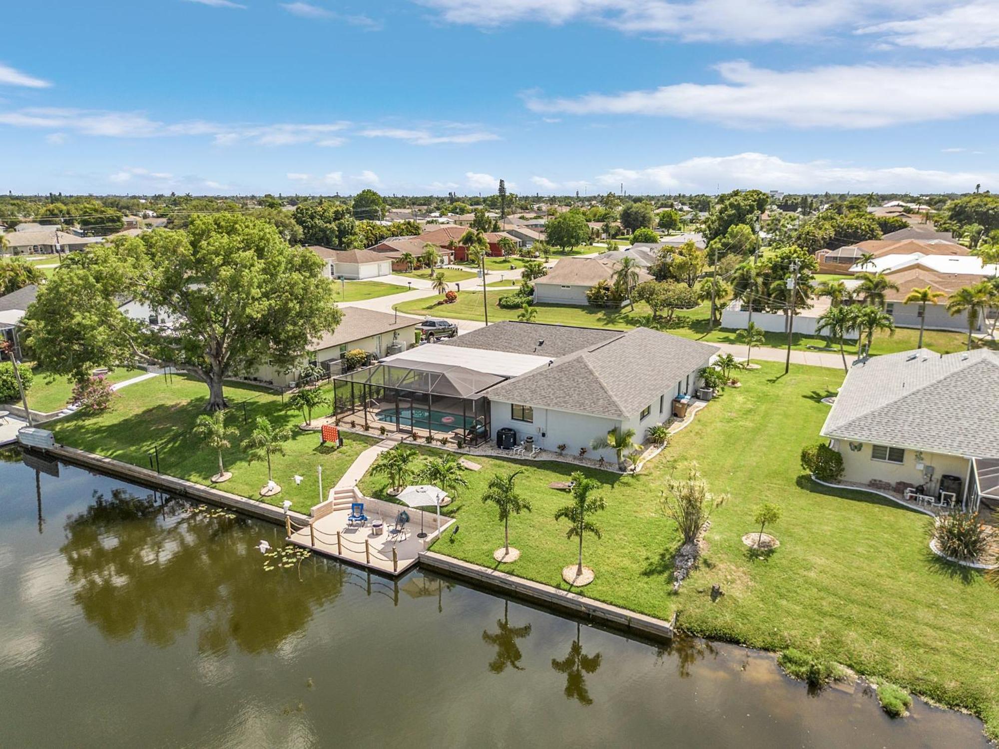Cozy Retreat, Heated Pool, Water Canal, Bikes,3 Bedroom Cape Coral Exteriör bild