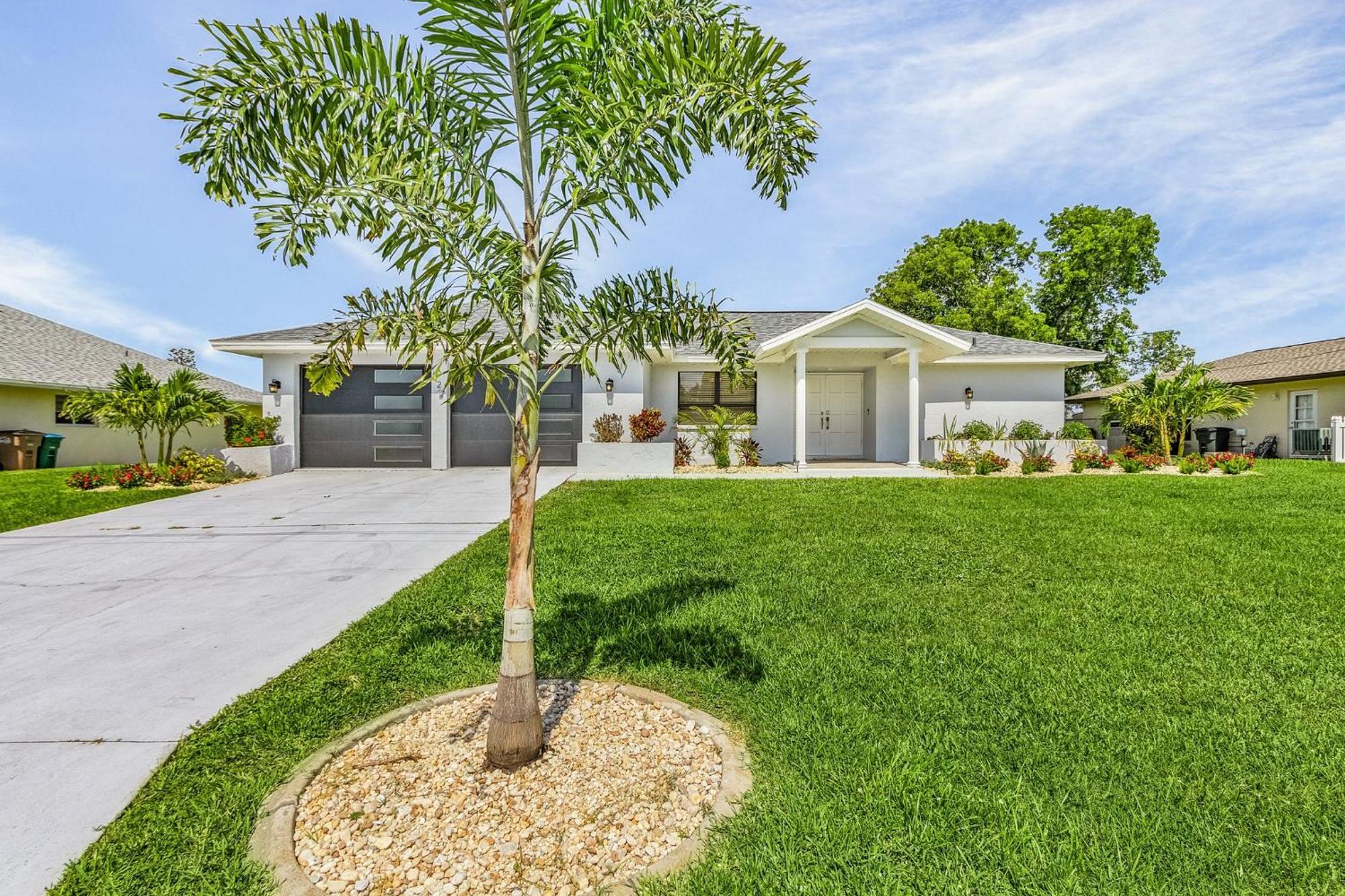 Cozy Retreat, Heated Pool, Water Canal, Bikes,3 Bedroom Cape Coral Exteriör bild