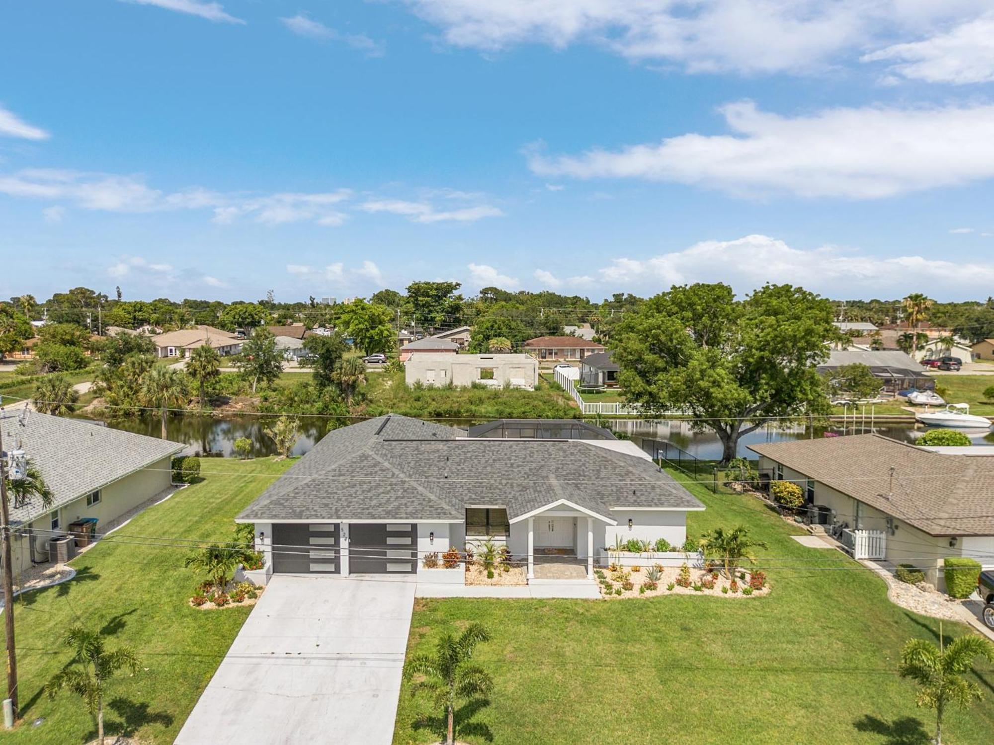 Cozy Retreat, Heated Pool, Water Canal, Bikes,3 Bedroom Cape Coral Exteriör bild