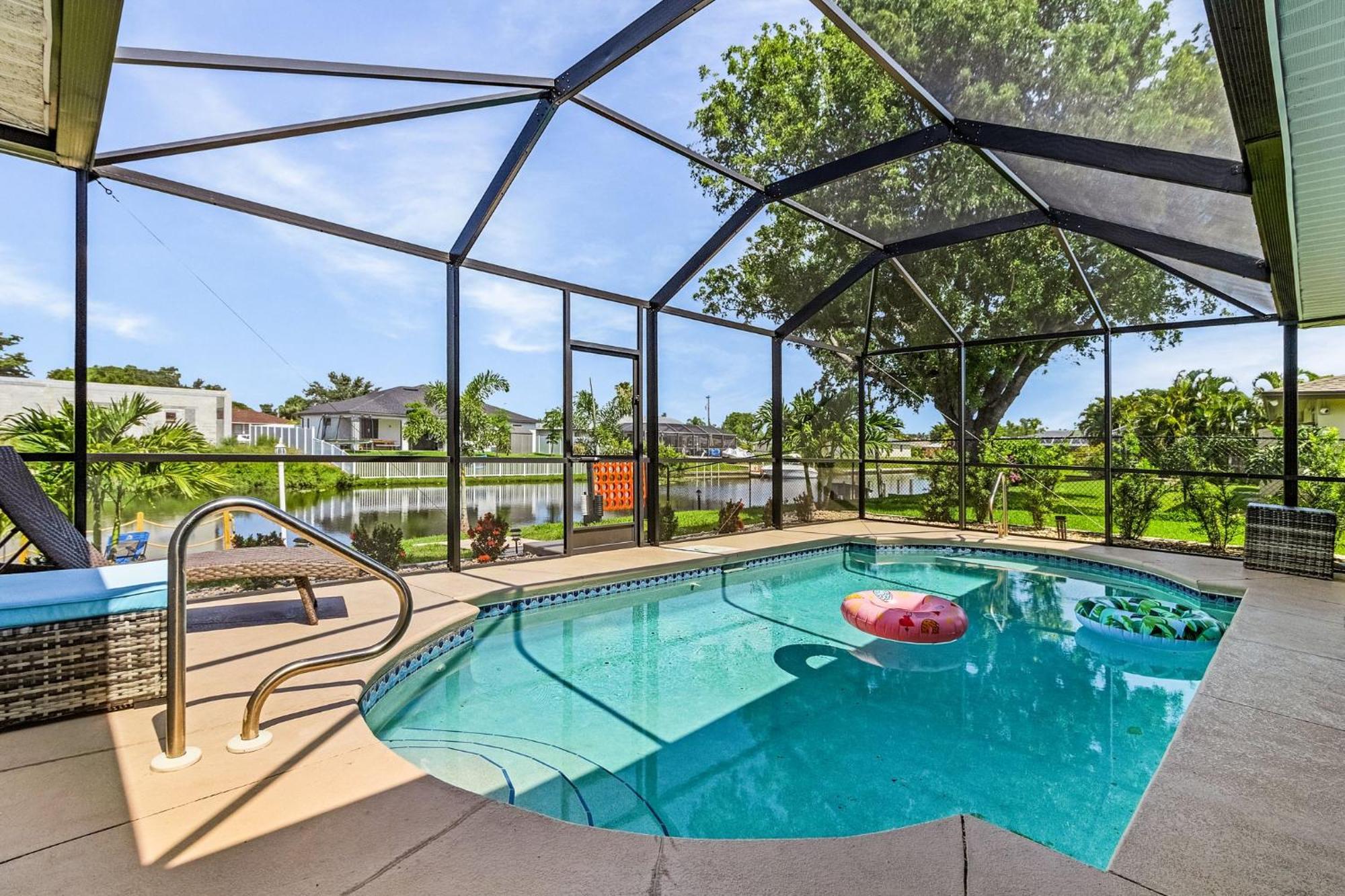 Cozy Retreat, Heated Pool, Water Canal, Bikes,3 Bedroom Cape Coral Exteriör bild